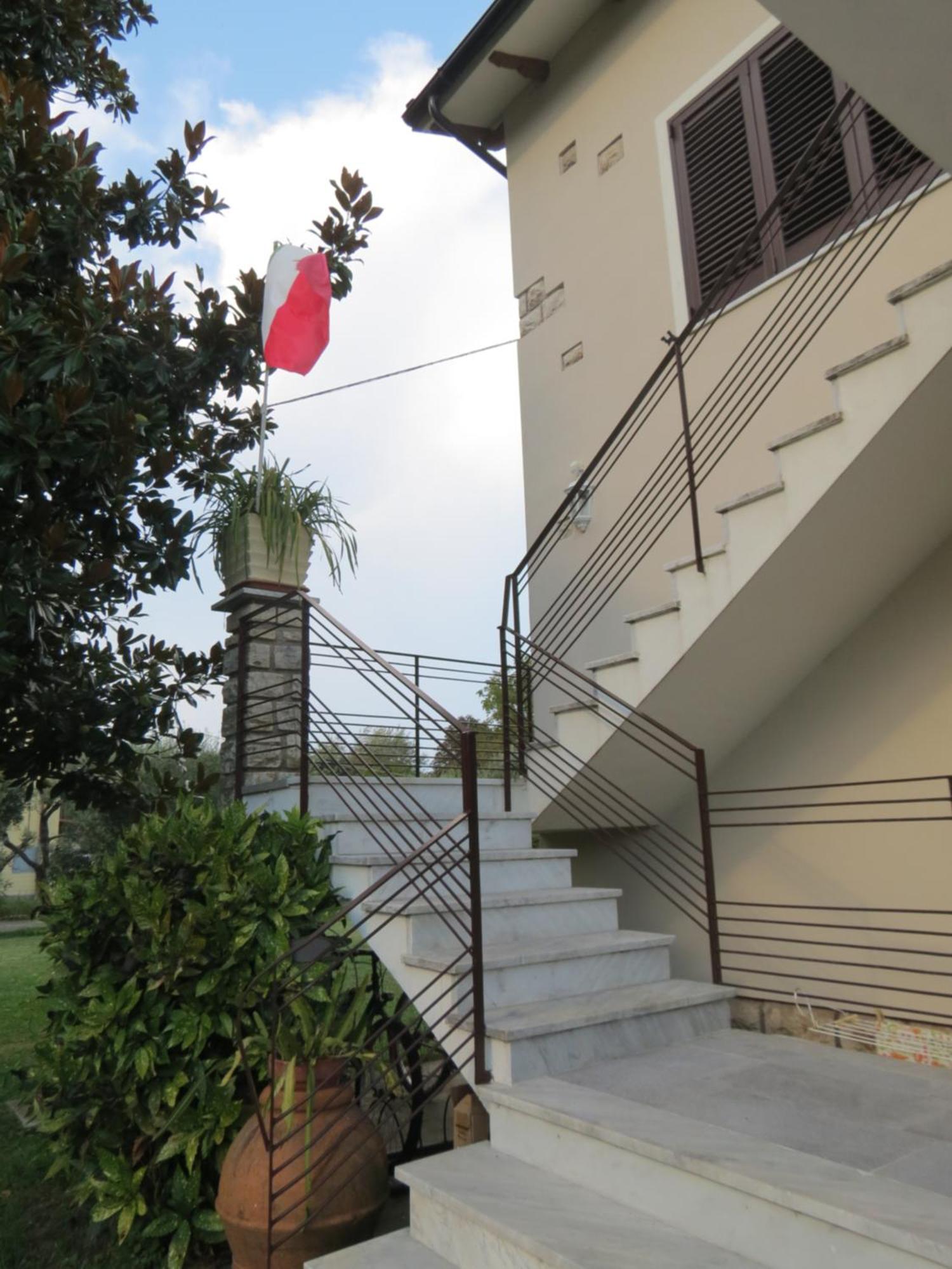 Casa Vacanze “Bouganville” Loc Avane Pisa Vecchiano Zewnętrze zdjęcie