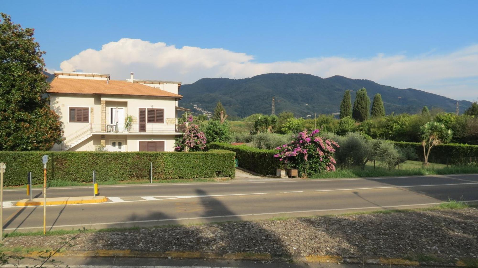 Casa Vacanze “Bouganville” Loc Avane Pisa Vecchiano Zewnętrze zdjęcie